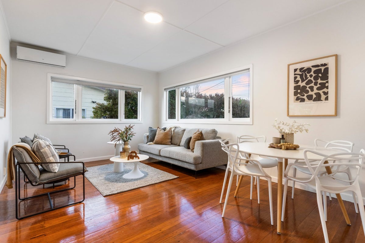 688 Te Atatu Road, Te Atatu Peninsula, Auckland - Carousel 2