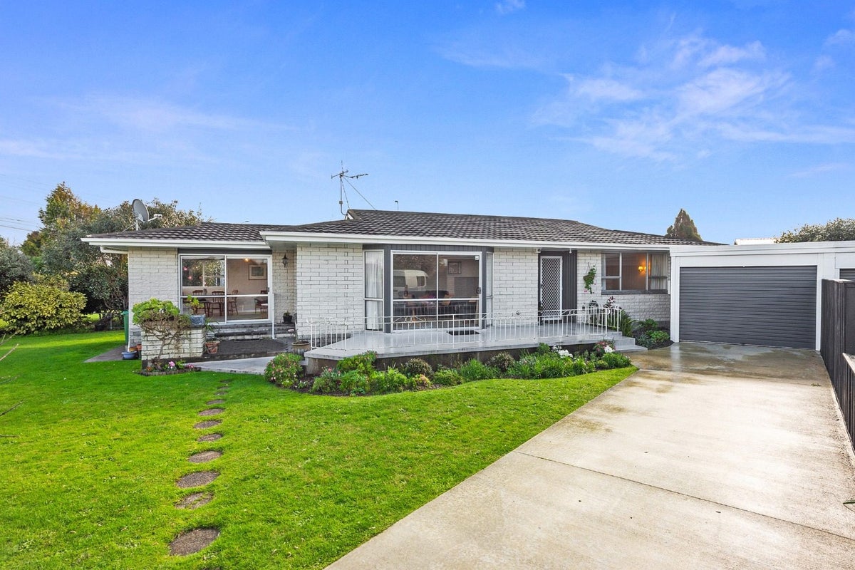 80 St Andrews Terrace, St Andrews, Hamilton - Carousel 1
