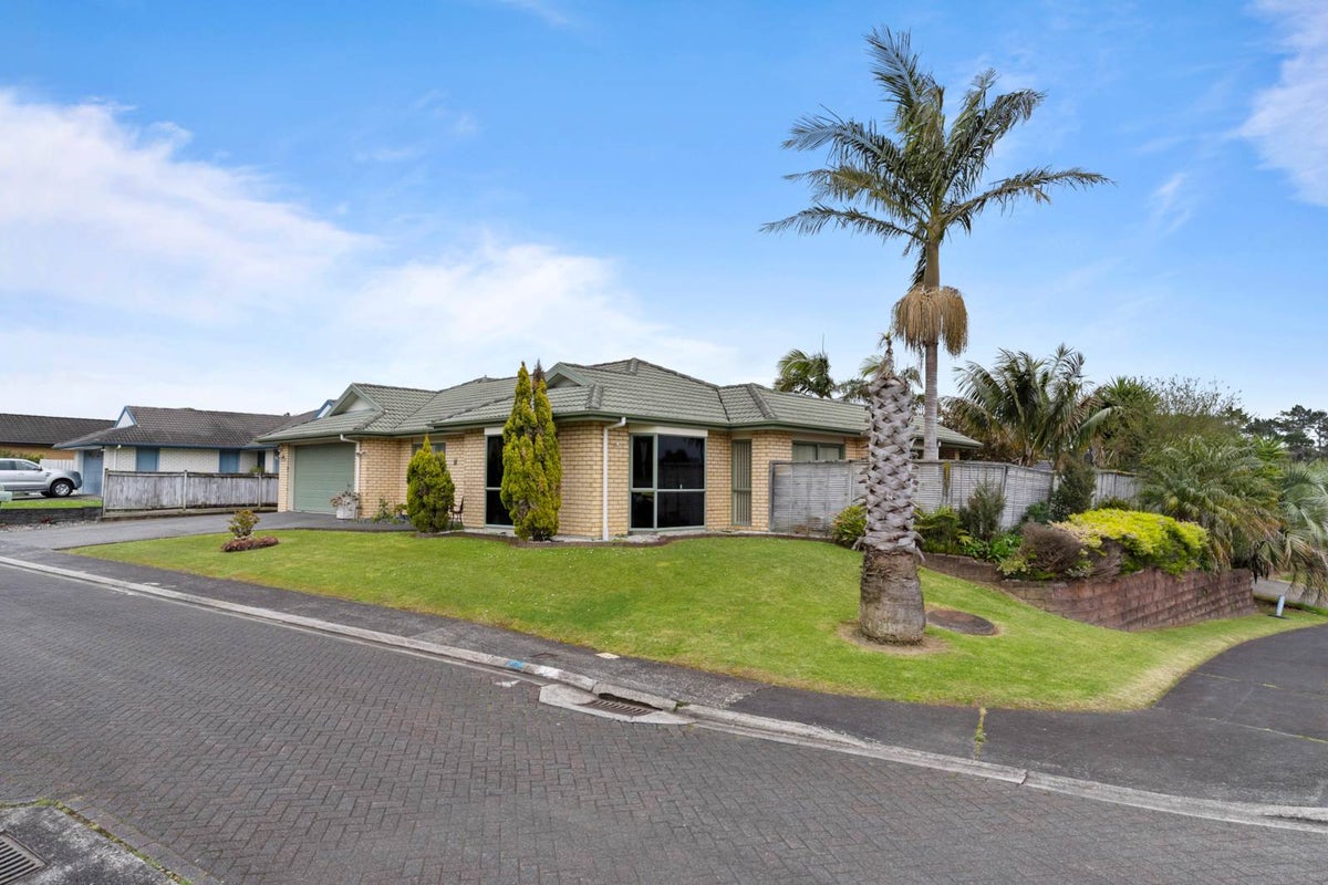 24 Chesterton Terrace, Henderson, Auckland - Carousel 2