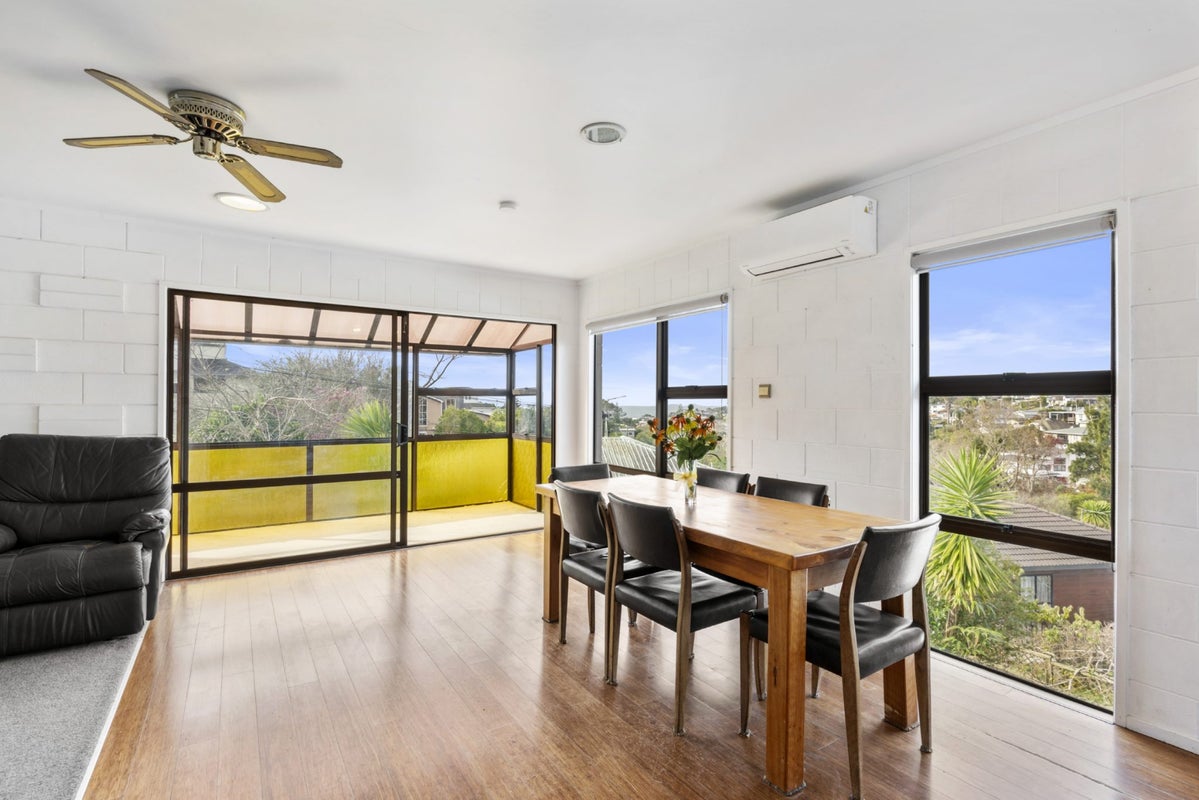 2/90 Browns Bay Road, Rothesay Bay, Auckland - Carousel 2