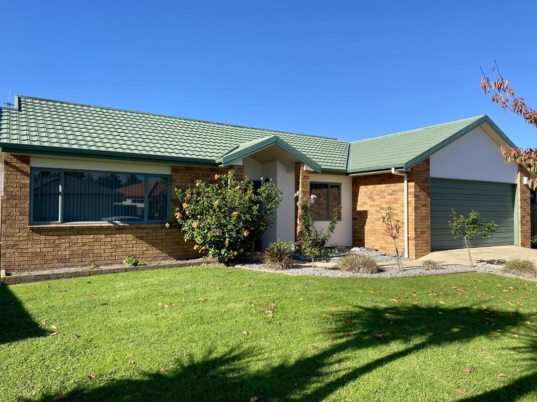 9 Flemington Place, Taradale, Napier - Carousel 2