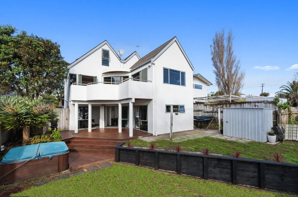 2/89 Knights Road, Rothesay Bay, Auckland - Carousel 1