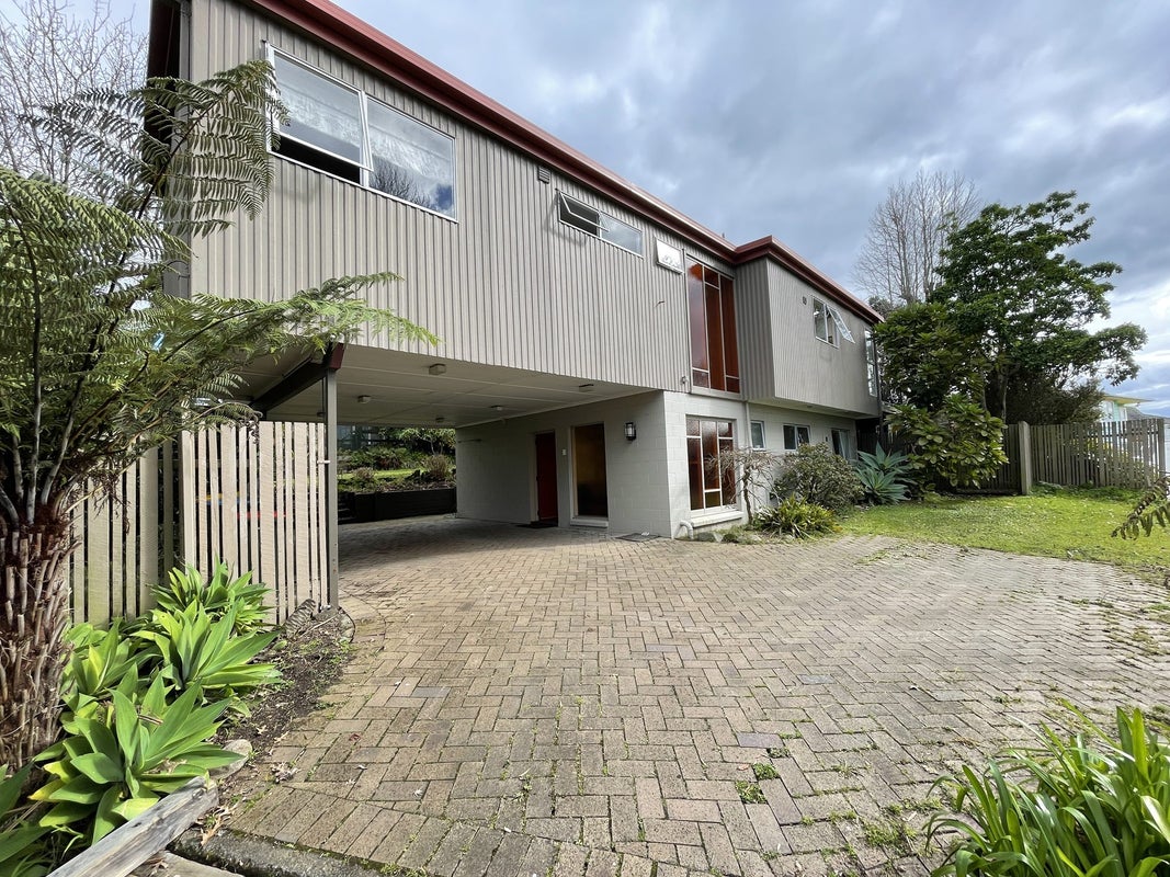 41 Puketea Street, Blockhouse Bay, Auckland - Carousel 1