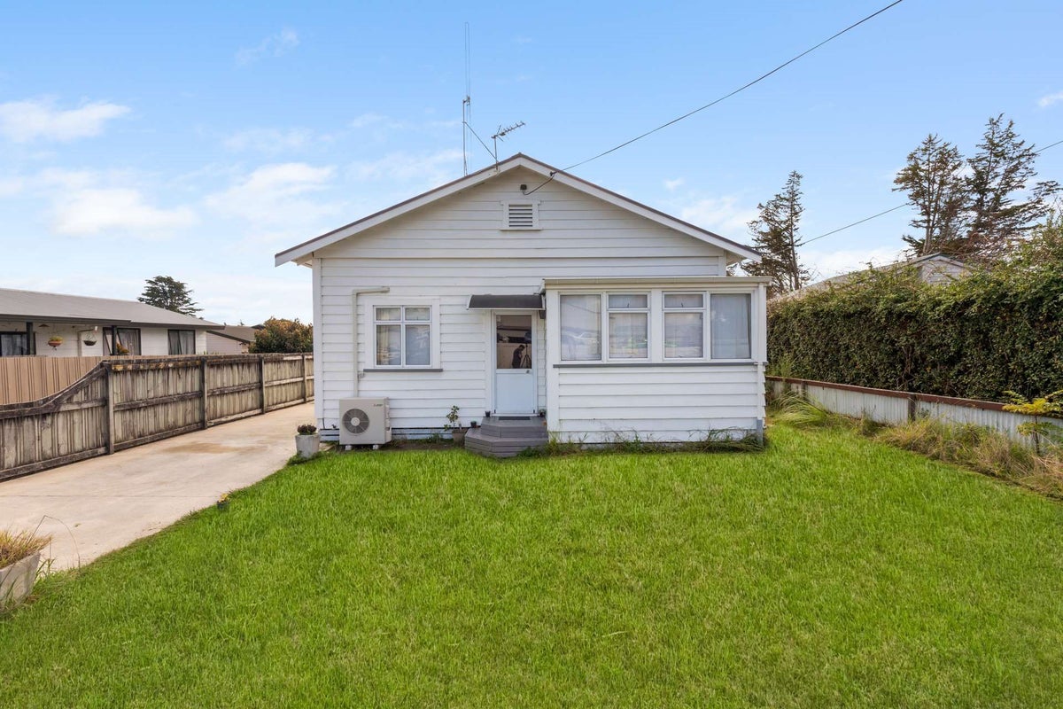 64 Higgins Road, Frankton, Hamilton - Carousel 1