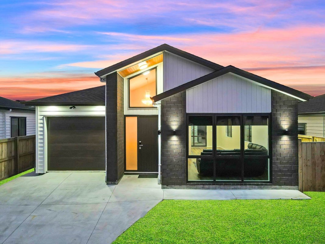 7A Uatoto Road, Clarks Beach, Clarks Beach - Carousel 1
