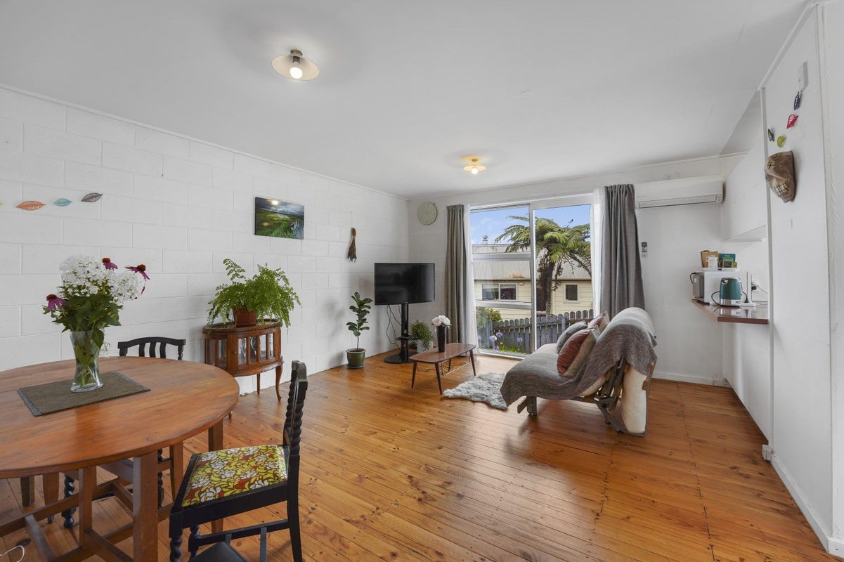 1/21 OAKLEIGH ST, Maungaraki, Lower Hutt - Carousel 1