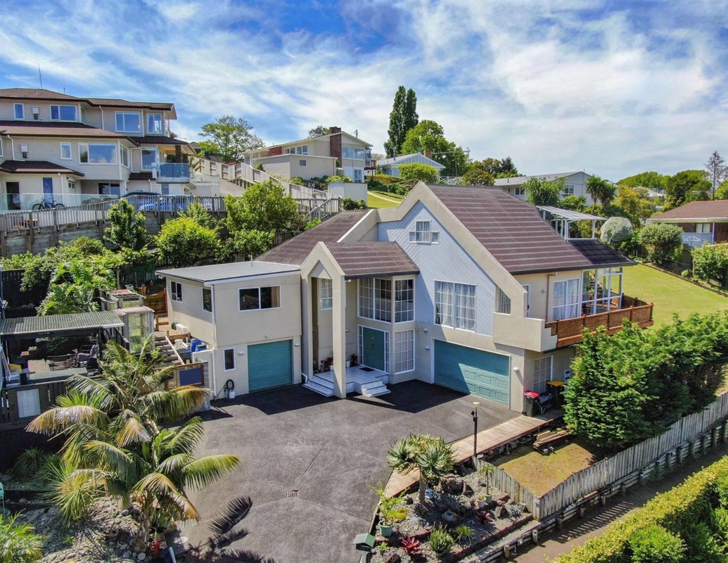 66A Haseler Crescent, Howick, Auckland - Carousel 1