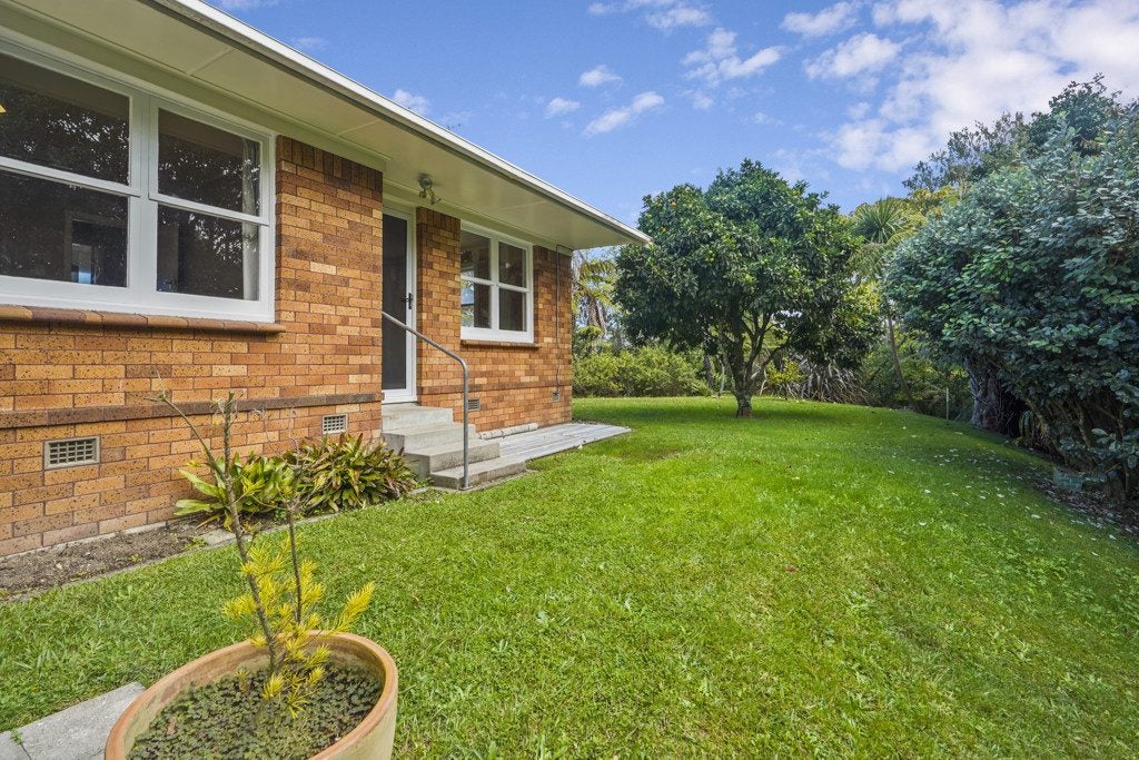 17B Tomin Road, Glenview, Hamilton - Carousel 1