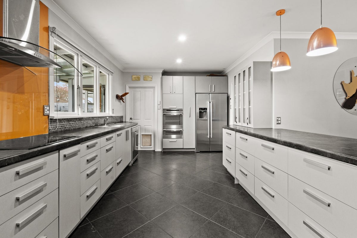 607 Windsor Avenue, Parkvale, Hastings - Carousel 2