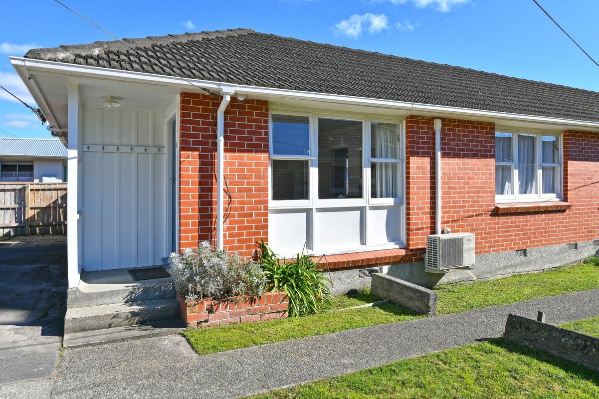1/29 Hillside Drive, Maoribank, Upper Hutt - Carousel 1