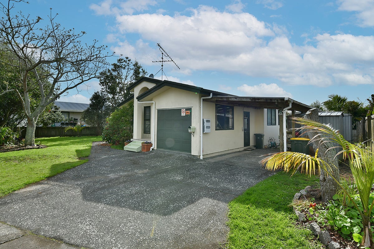 33E Springs Road, Parakai, Helensville - Carousel 1
