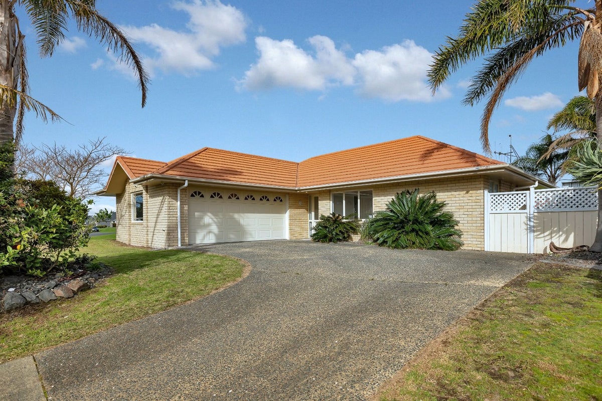 1 Barbados Way, One Tree Point - Carousel 1