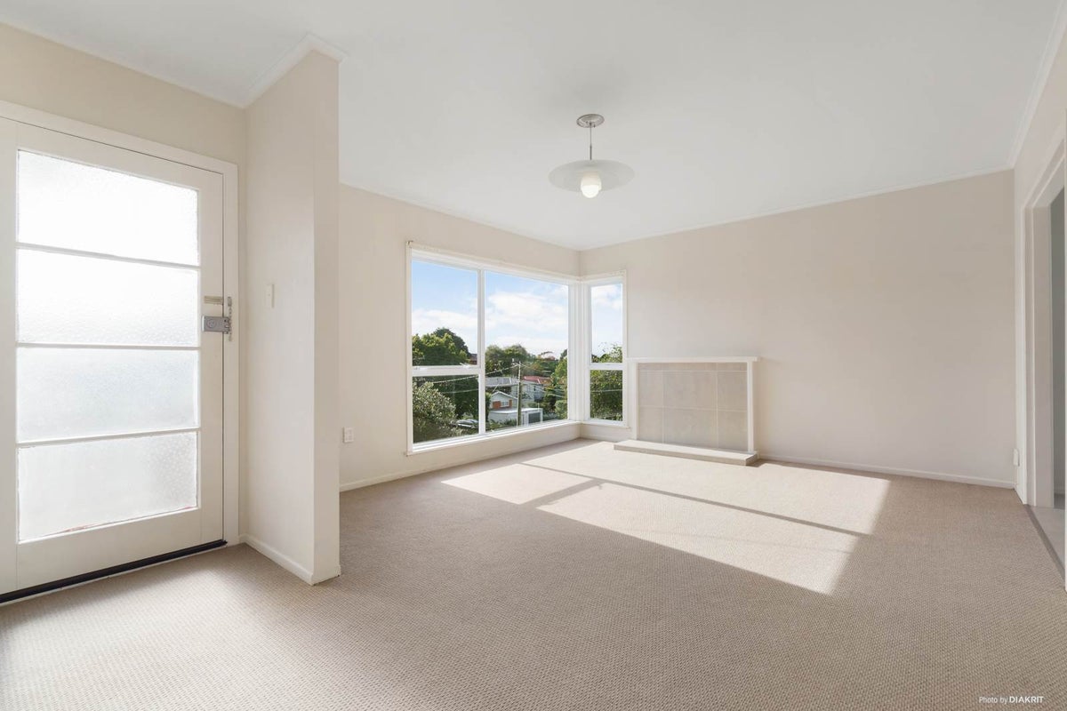 21 Sheridan Drive, New Lynn, Auckland - Carousel 2