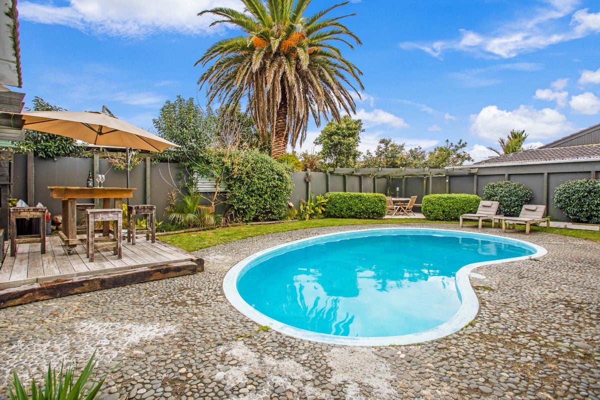 24 Coulthard Terrace, Opaheke, Papakura - Carousel 1