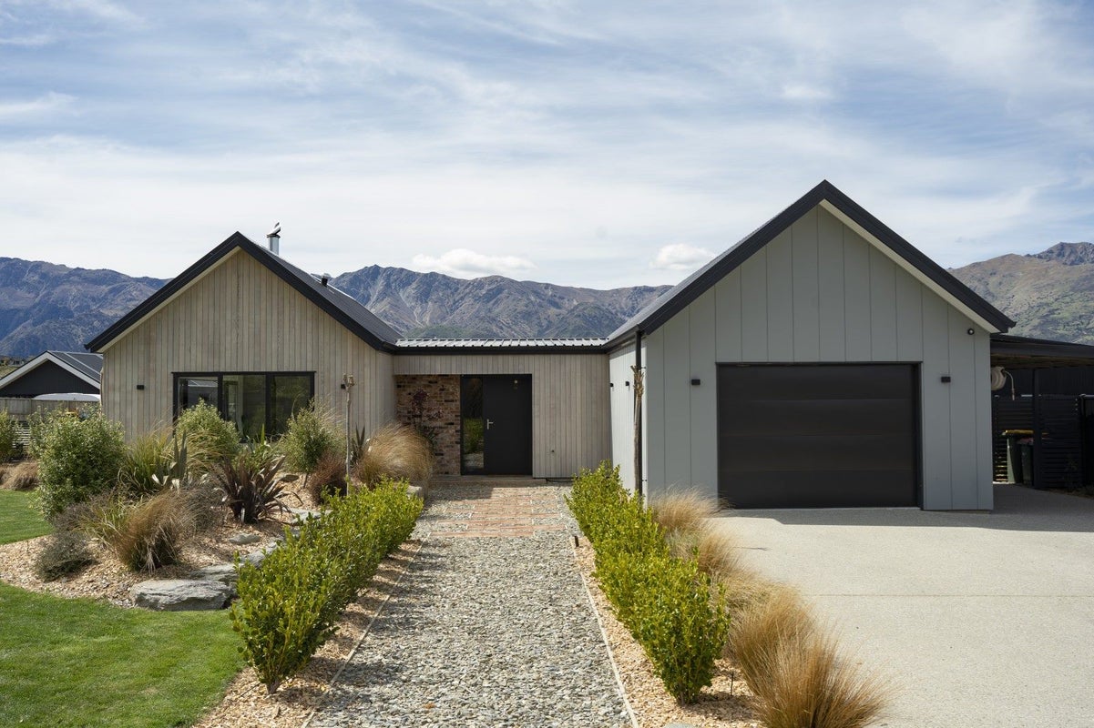 8 Teal Place, Wanaka - Carousel 1