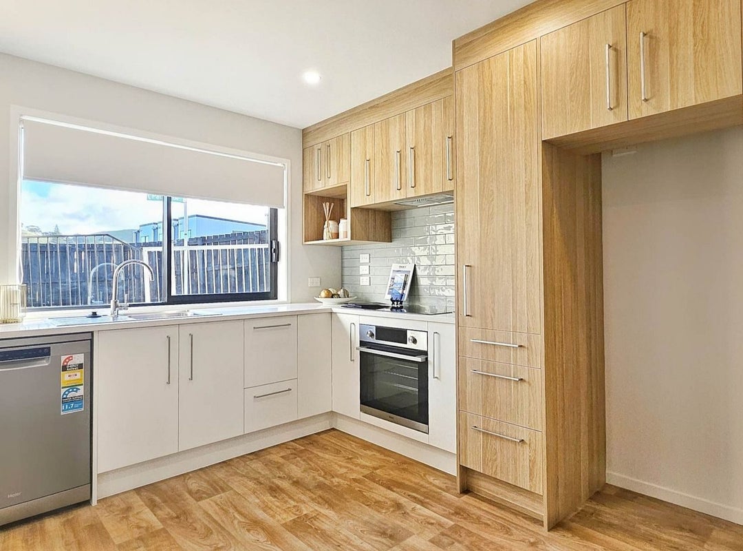59 Huri Street, Mangere Bridge, Auckland - Carousel 1