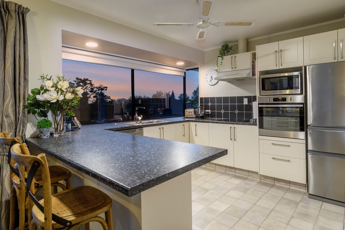 19B Bellevue Road, Brookfield, Tauranga - Carousel 2