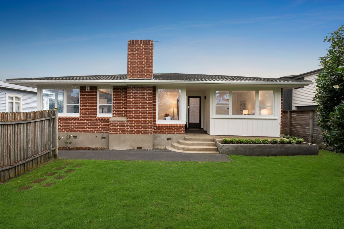 1/14 Hollywood Avenue, Epsom, Auckland - Carousel 1