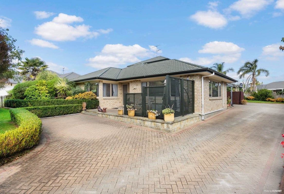 31 Maghera Drive, East Tamaki Heights, Auckland - Carousel 1