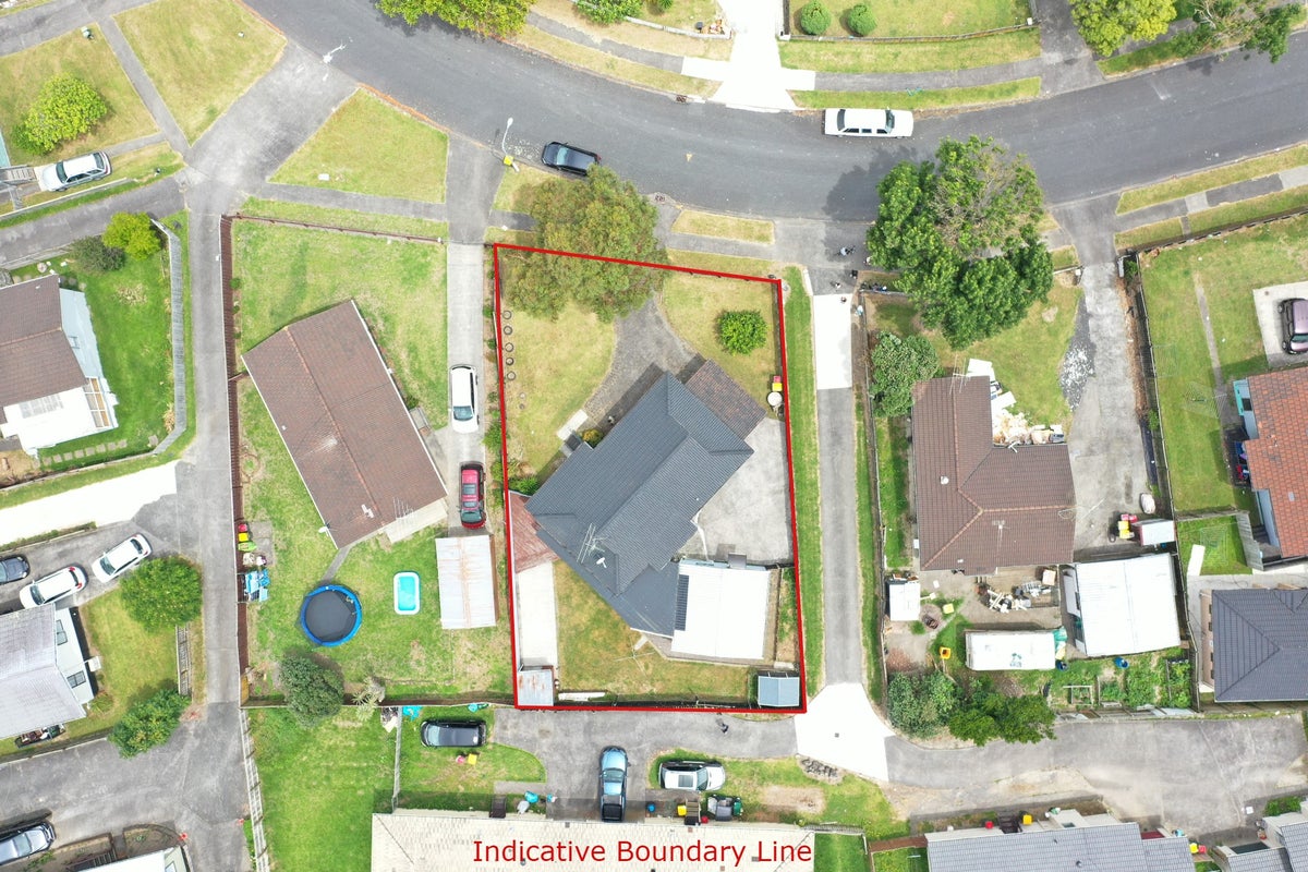 12 Secretariat Place, Randwick Park, Auckland - Carousel 1