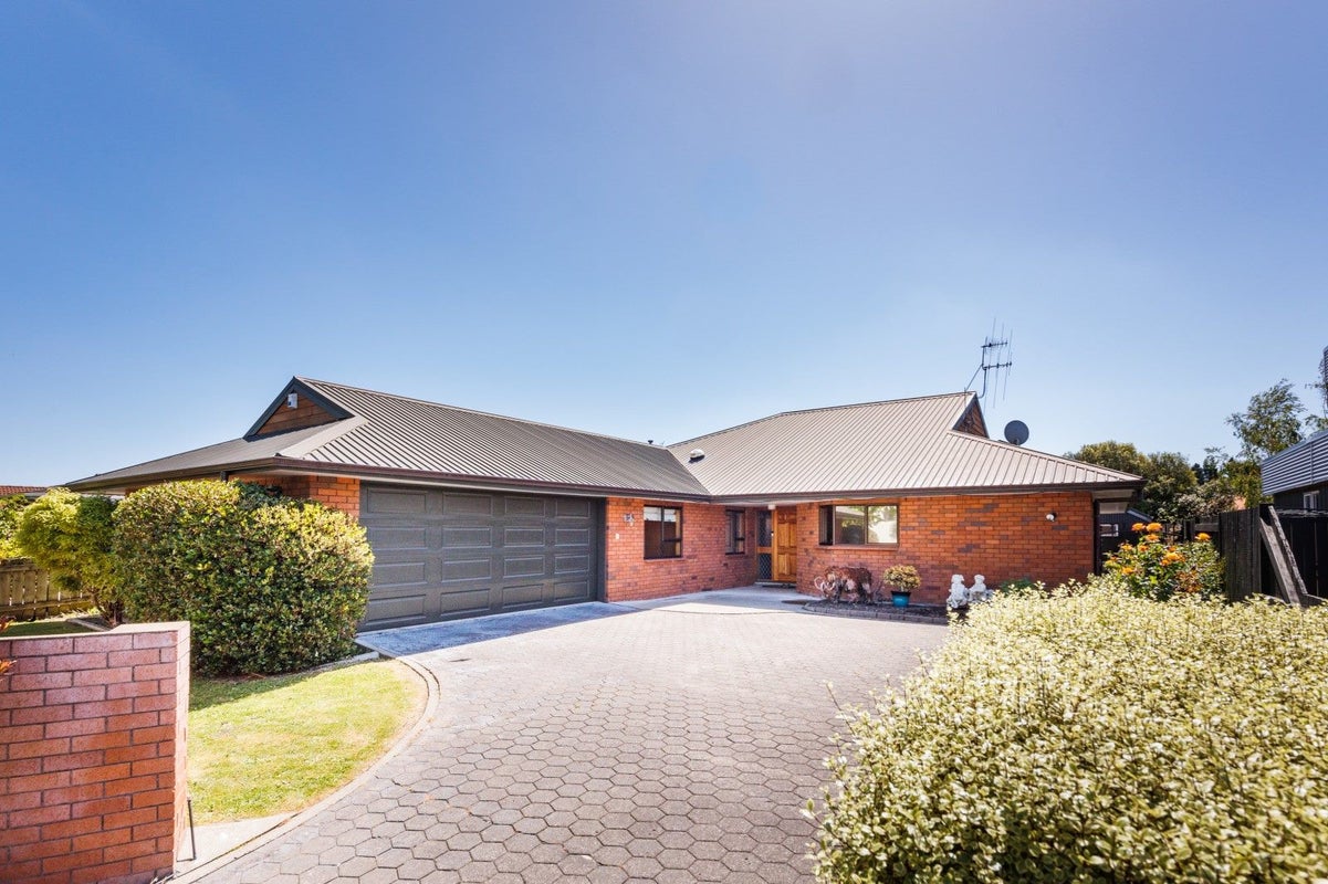 96 John F Kennedy Drive, Milson, Palmerston North - Carousel 1