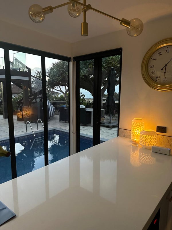 1 Pacific Parade, Army Bay, Whangaparaoa - Carousel 35