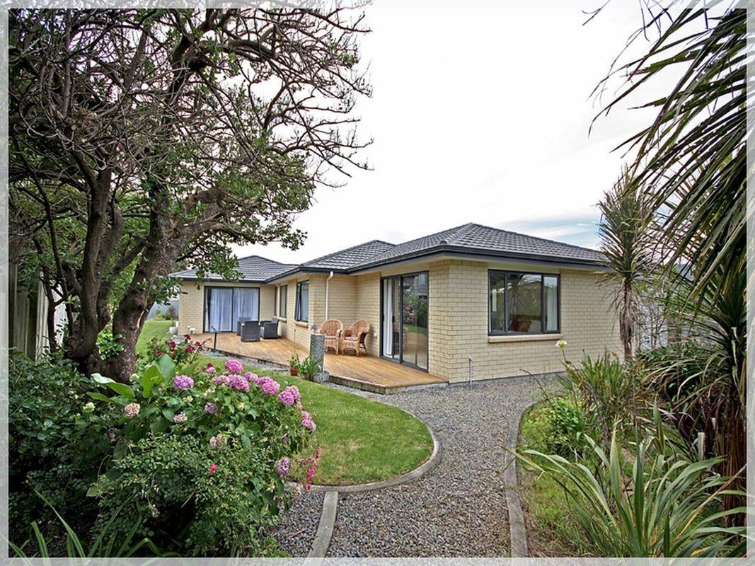 14 Adrian Grove, Waikanae Beach, Waikanae - Carousel 2