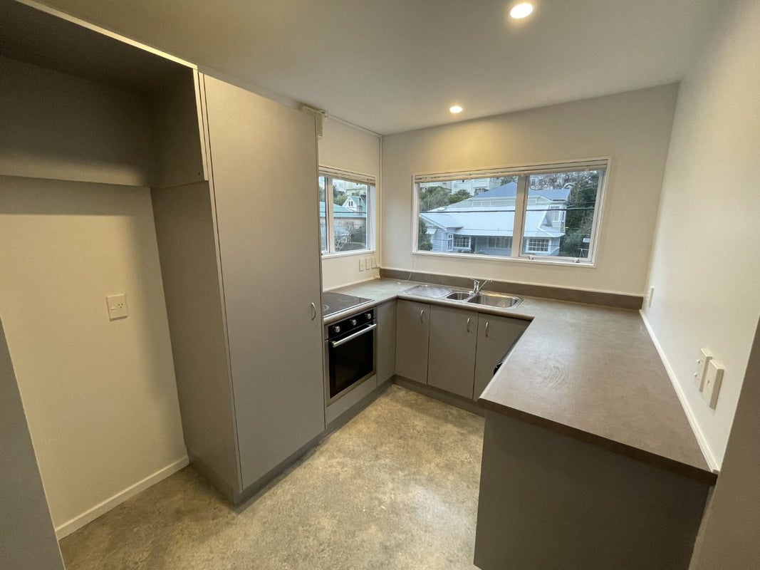52 Hohiria Road, Hataitai, Wellington - Carousel 2