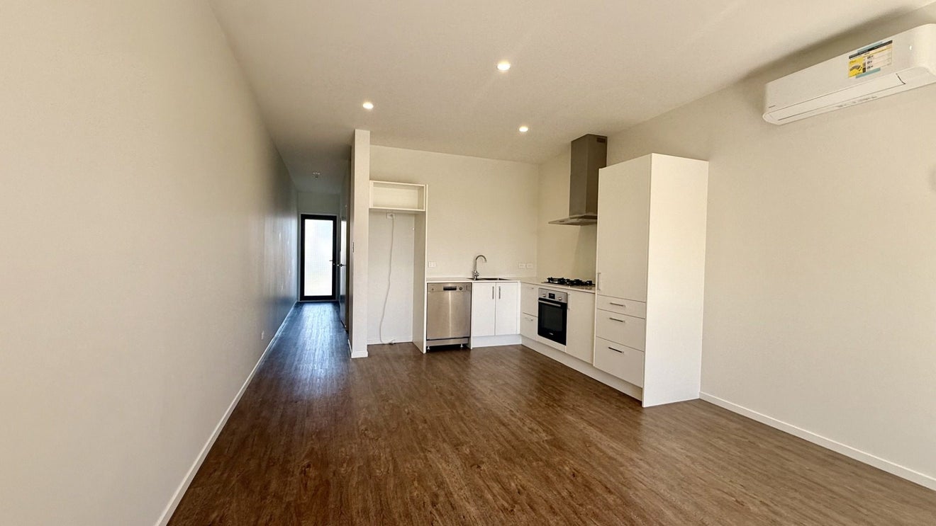 33 Canna Street, Totara Park, Auckland - Carousel 2