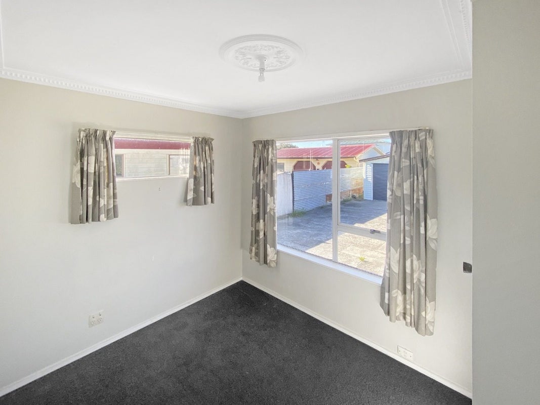 86 Benmore Avenue, Cloverlea, Palmerston North - Carousel 12