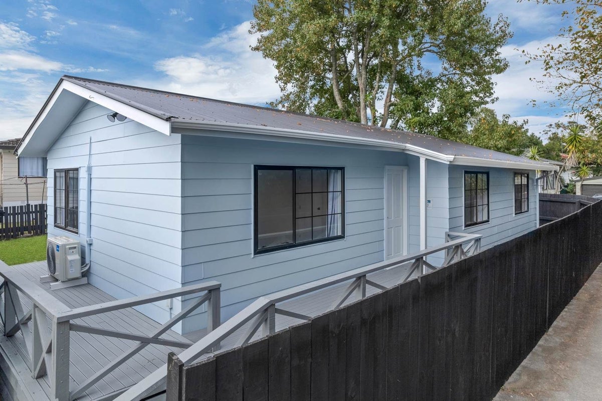 13 Hamblyn Place, Ranui, Auckland - Carousel 2