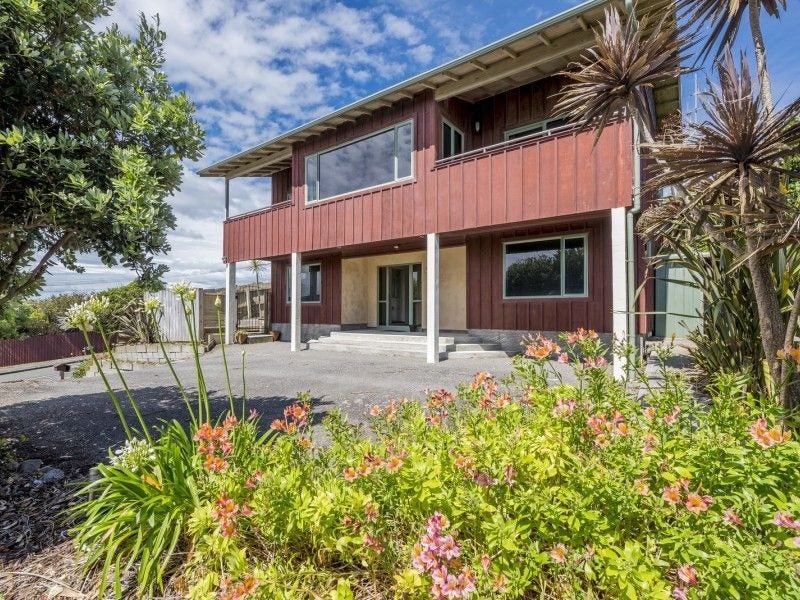 37 Manuka Street, Otaki Beach, Otaki - Carousel 1