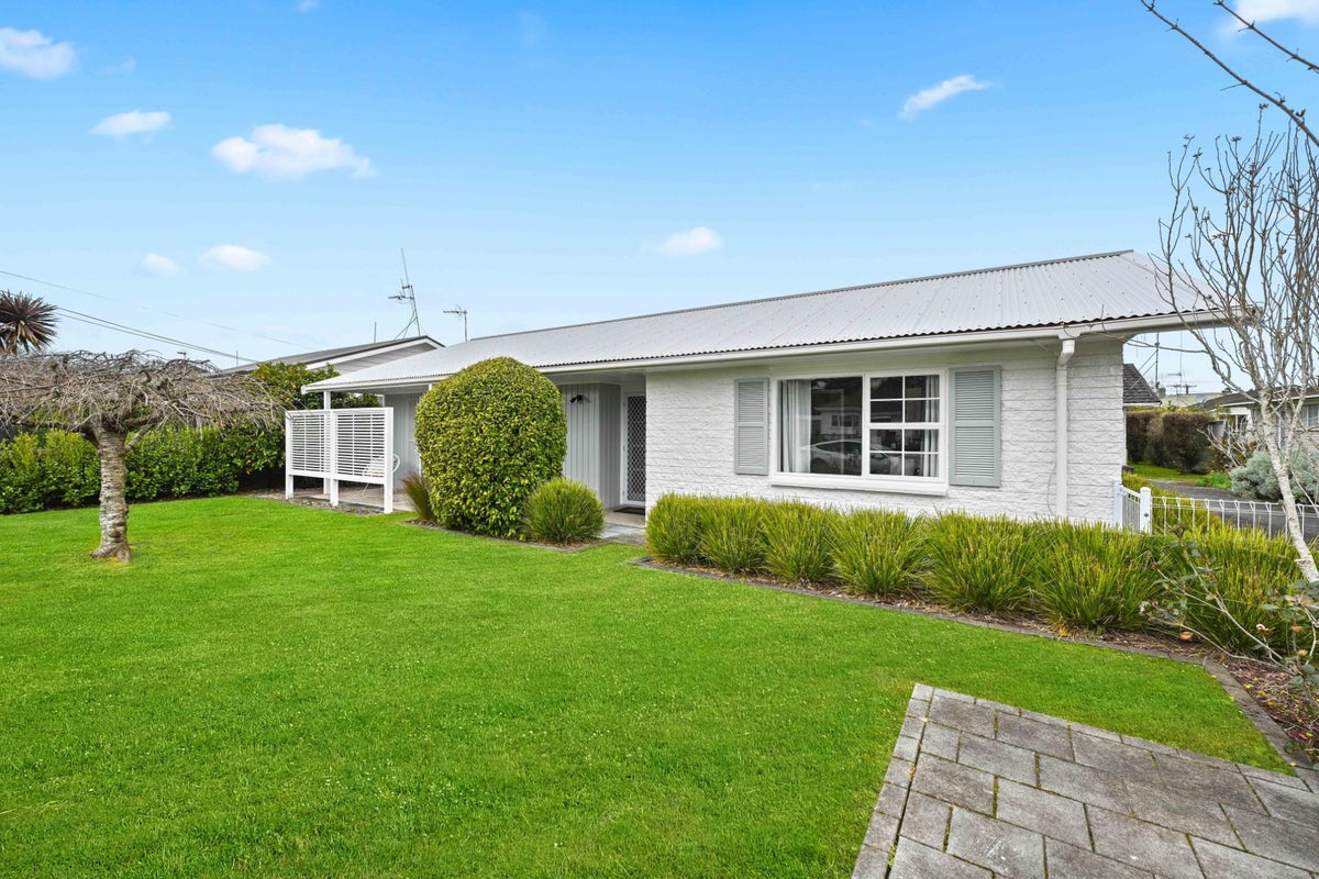 13A Winter Street, Fairfield, Hamilton - Carousel 1