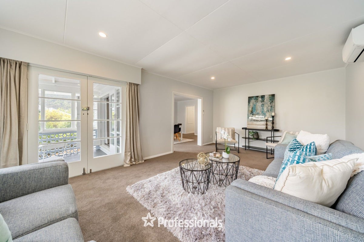 11 Hill Grove, Naenae, Lower Hutt - Carousel 2