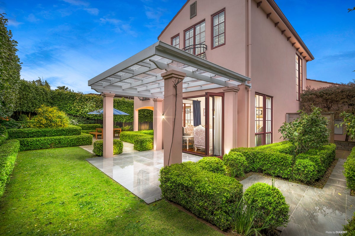 36 Mount Taylor Drive, Glendowie, Auckland - Carousel 2