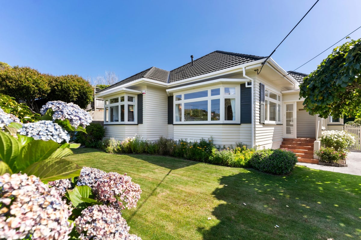 42 Campbell Street, Karori, Wellington - Carousel 1