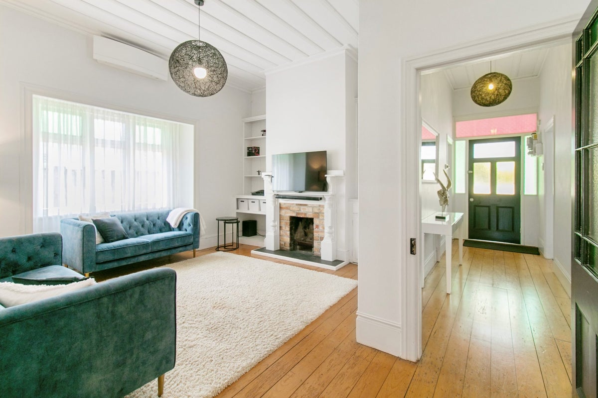 20 Rocklands Avenue, Mount Eden, Auckland - Carousel 2