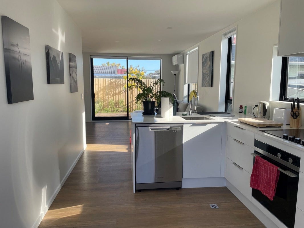 3/21 Clarence Street South, Addington, Christchurch - Carousel 2