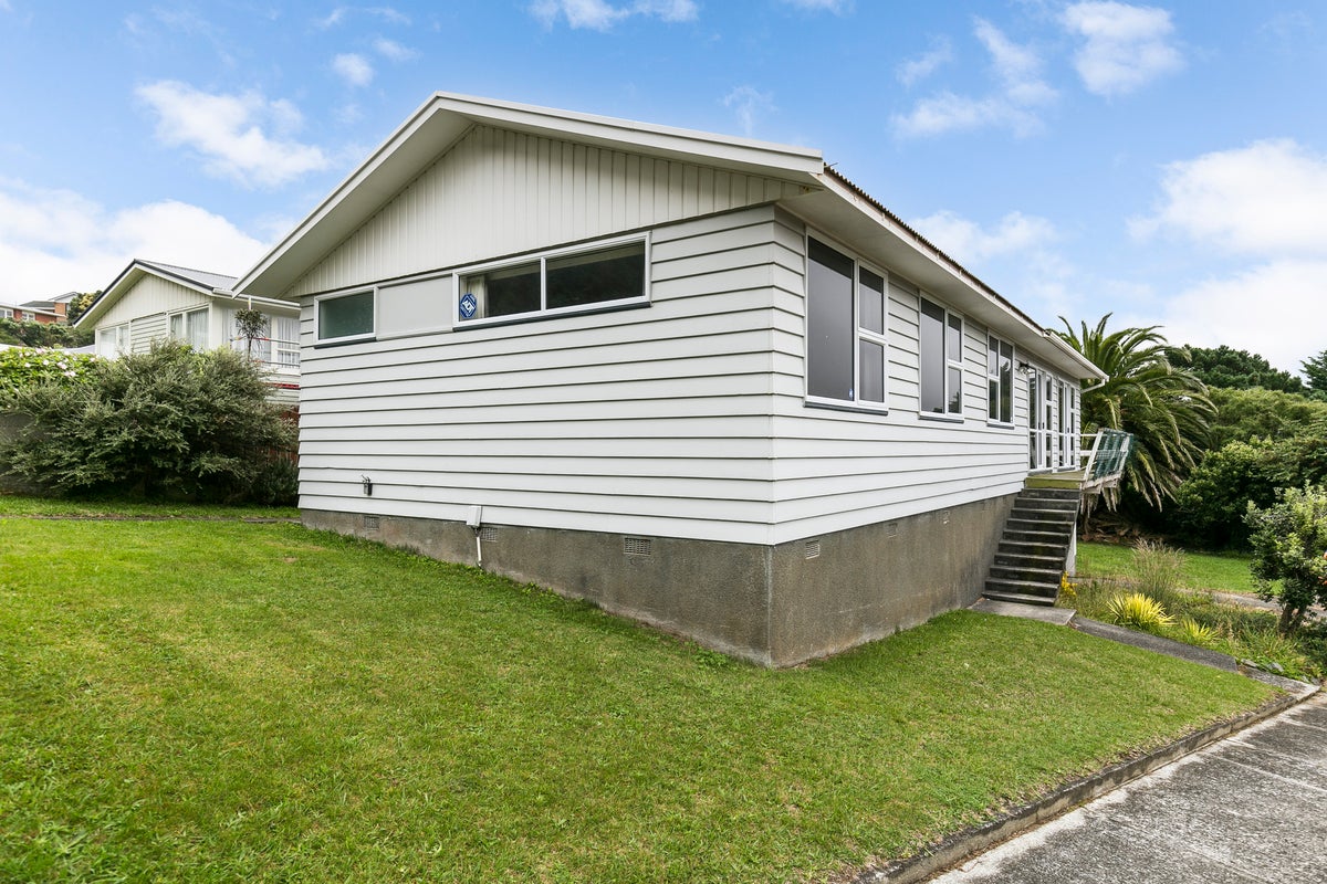 62 Melrose Road, Island Bay, Wellington - Carousel 1