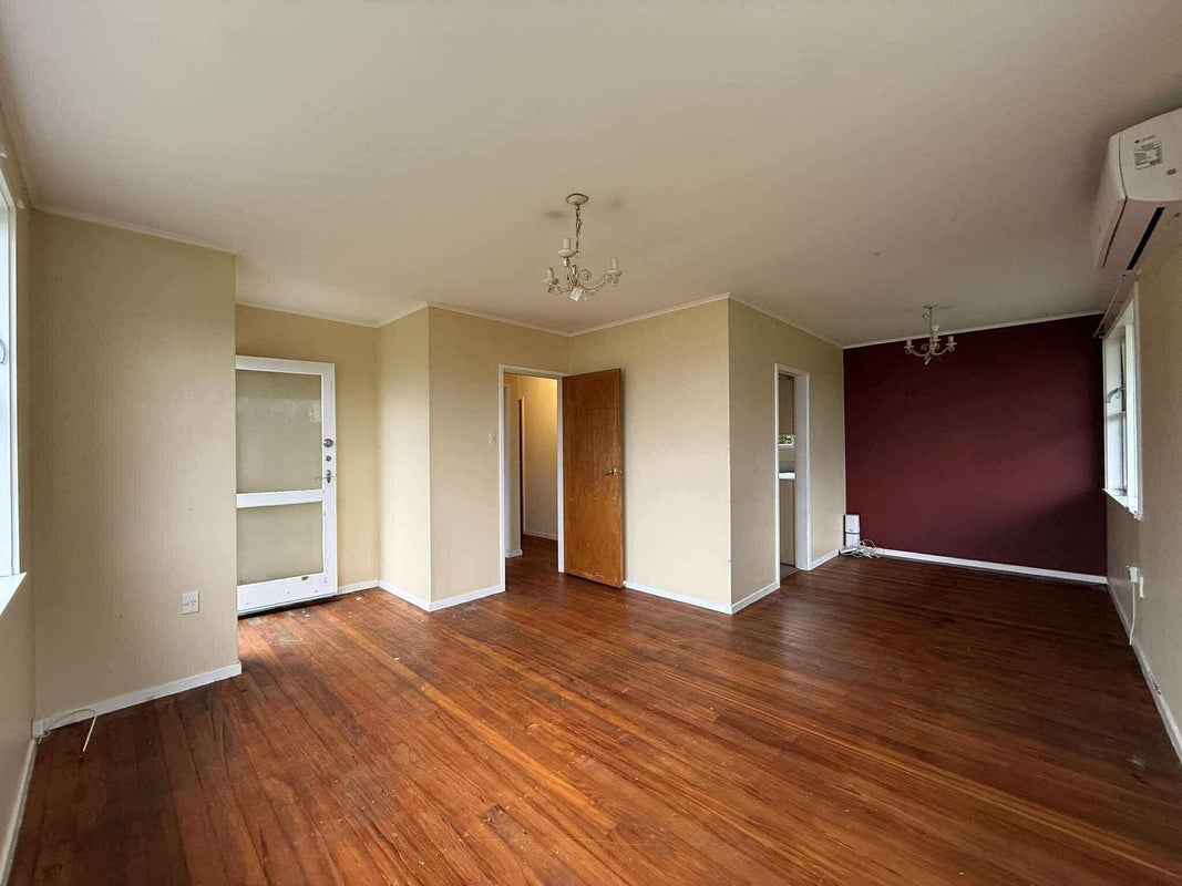 23 Bushey Way, Maungaraki, Lower Hutt - Carousel 2