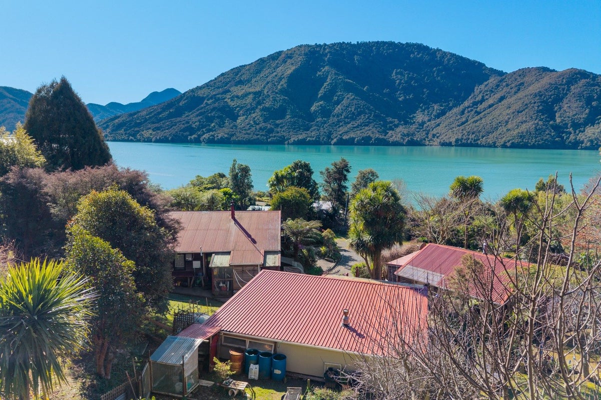 810A Queen Charlotte Drive, Havelock, Havelock - Carousel 1