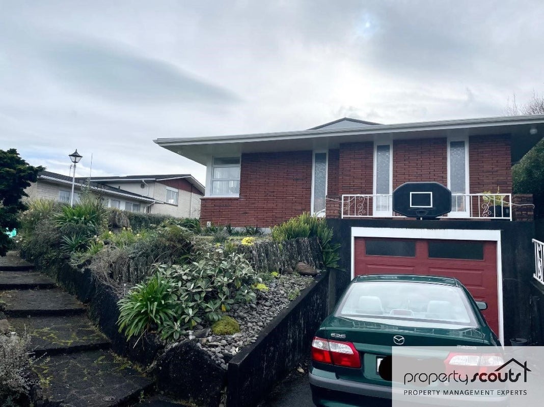 9 Montana Place, Merrilands, New Plymouth - Carousel 1