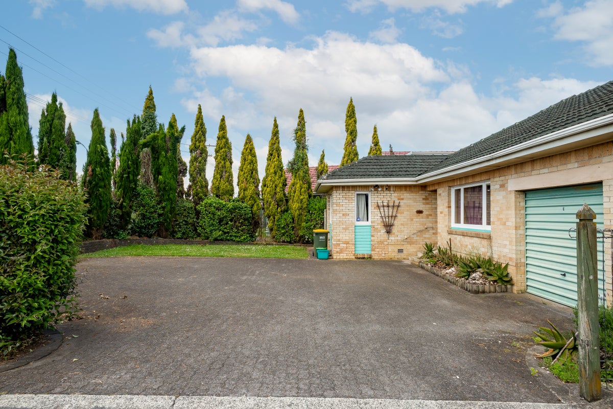 370 Cobham Drive, Hillcrest, Hamilton - Carousel 1
