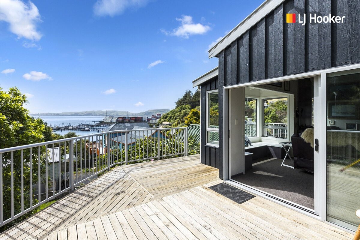 16 Slant Street, Careys Bay, Port Chalmers - Carousel 1