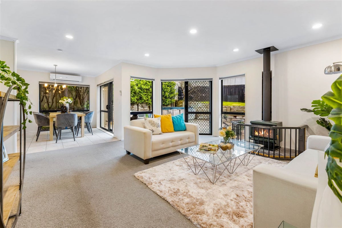 14 Ginders Drive, Massey, Auckland - Carousel 2
