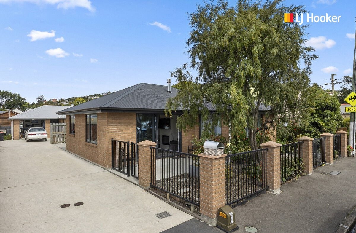 35 Thorn Street, Caversham, Dunedin - Carousel 1