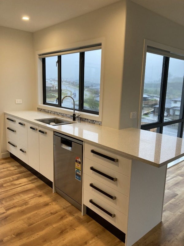 5 Aneta Way, Pyes Pa, Tauranga - Carousel 1