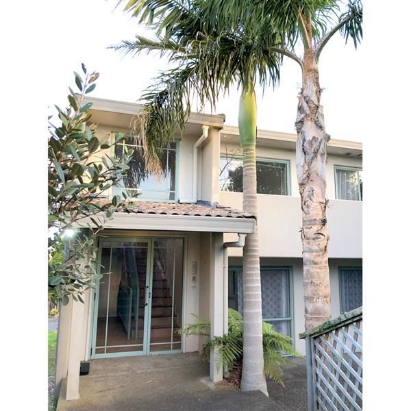 1/221D Sunset Road, Sunnynook, Auckland - Carousel 1