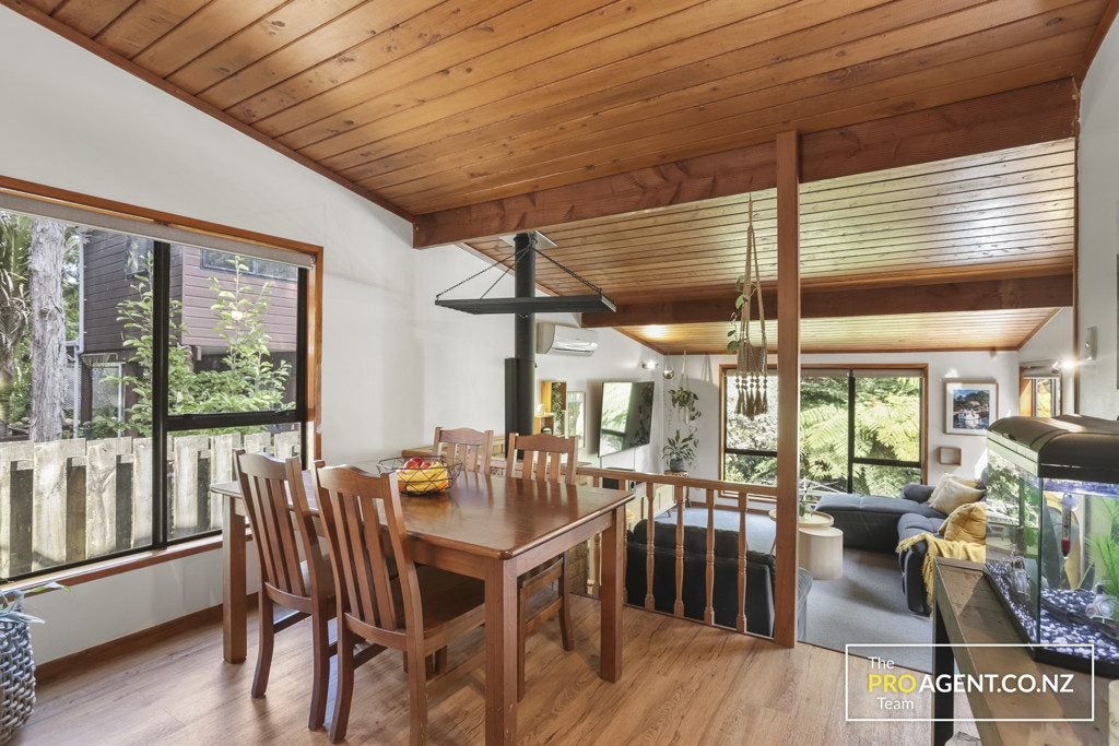 23 Victory Road, Laingholm, Auckland - Carousel 1