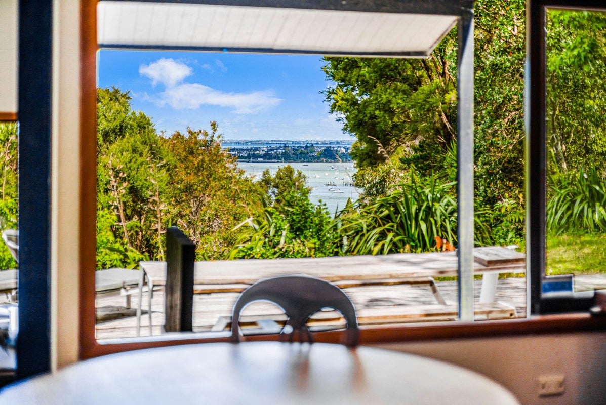 48 Ngarahana Avenue, Paremoremo, Auckland - Carousel 2